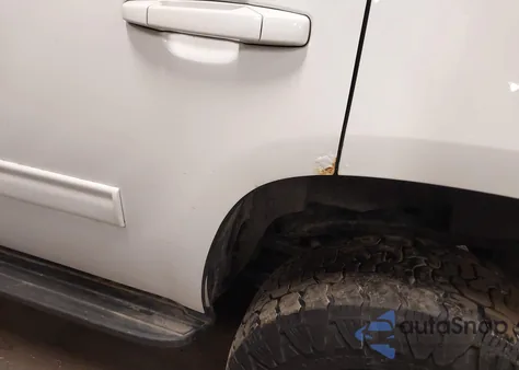 2013 Chevrolet Tahoe Lt z USA, uszkodzony, nr VIN 1GNSKBE08DR216257